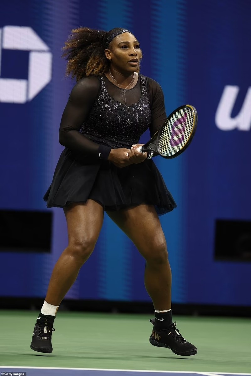 Serena Williams phai coi 4 lop ao de thi dau-Hinh-2