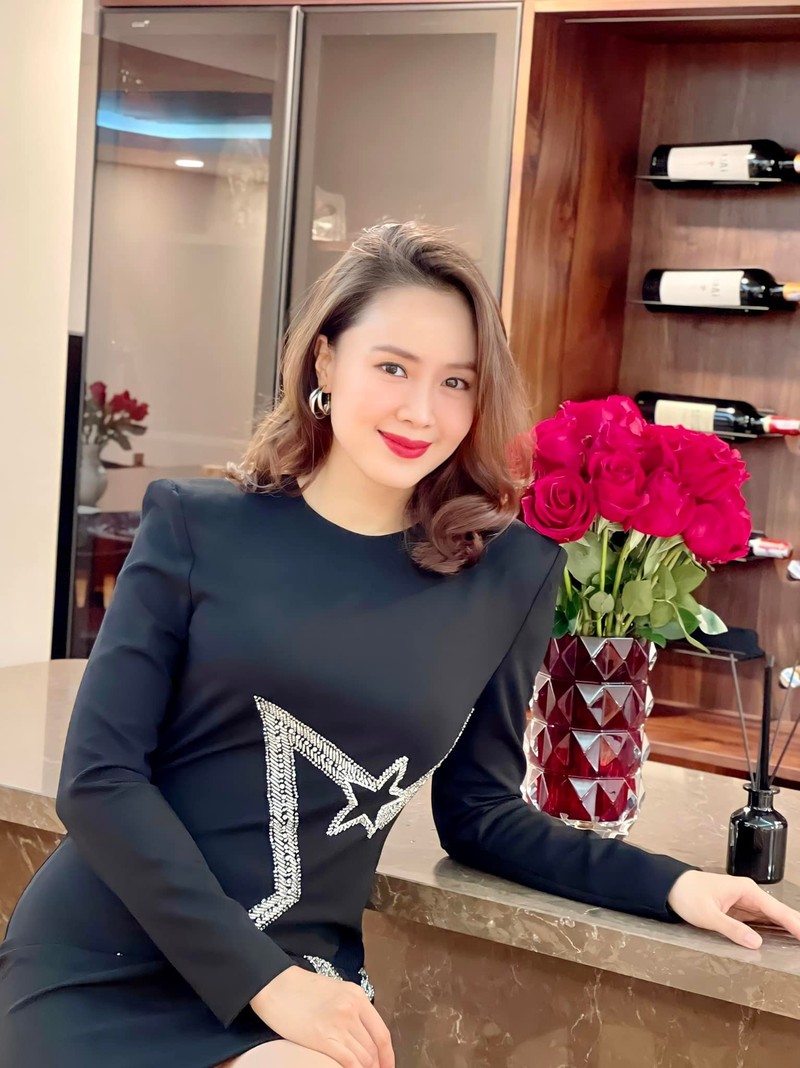 Hai ngoc nu so huu guong mat dep nhat truyen hinh Viet-Hinh-26