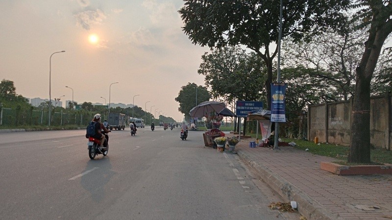 “Cho coc” bung phat tren Dai lo Thang Long, hiem hoa khon luong