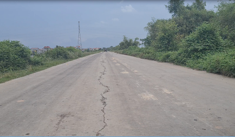 Bac Ninh: Bo song Duong bi “gam” nham nho vi ben bai… xe tai quan nat duong de-Hinh-12