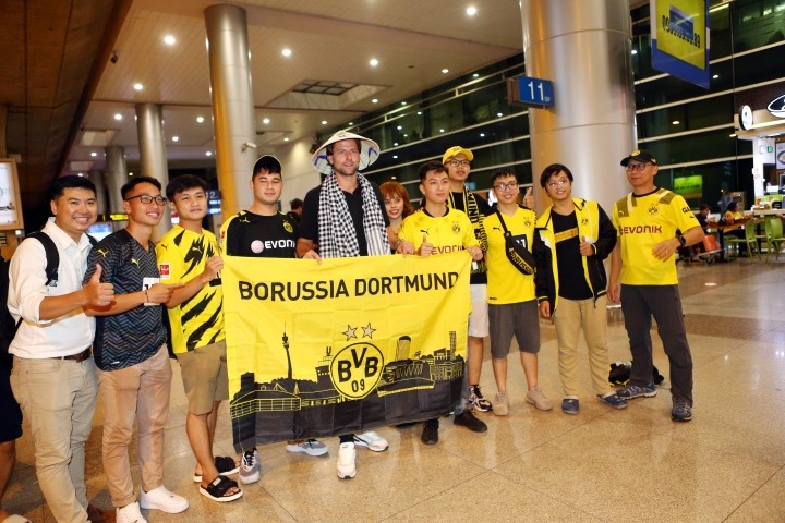 Huyen thoai Dortmund den Viet Nam, san sang dau Cong Vinh, Van Quyen-Hinh-2