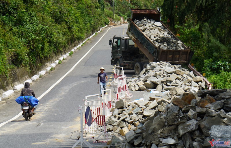 Cung duong dep bac nhat o Da Nang van ngon ngang sau mua lich su-Hinh-5