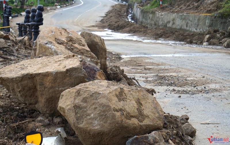 Cung duong dep bac nhat o Da Nang van ngon ngang sau mua lich su-Hinh-7