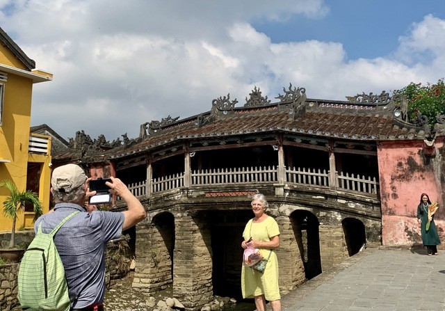 Can canh di tich Chua Cau Hoi An truoc khi duoc trung tu-Hinh-10