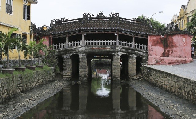 Can canh di tich Chua Cau Hoi An truoc khi duoc trung tu-Hinh-2