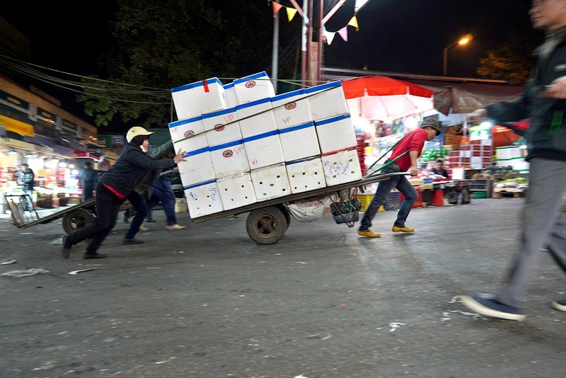 Nguoi lao dong miet mai trong cai ret de Tet am hon-Hinh-6