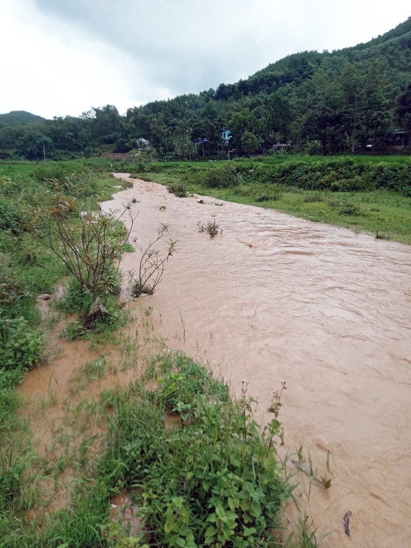 Hinh anh mo than Muong Vo hoat dong bat chap lenh dong cua-Hinh-13