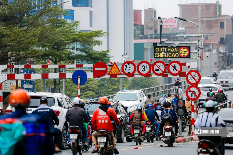 Can canh he thong bien bao thong minh, canh bao tu xa cua Ha Noi-Hinh-5