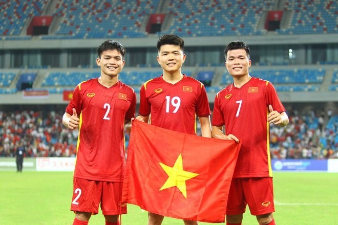 Co dong vien hung hau ung ho U22 Viet Nam o SEA Games 32