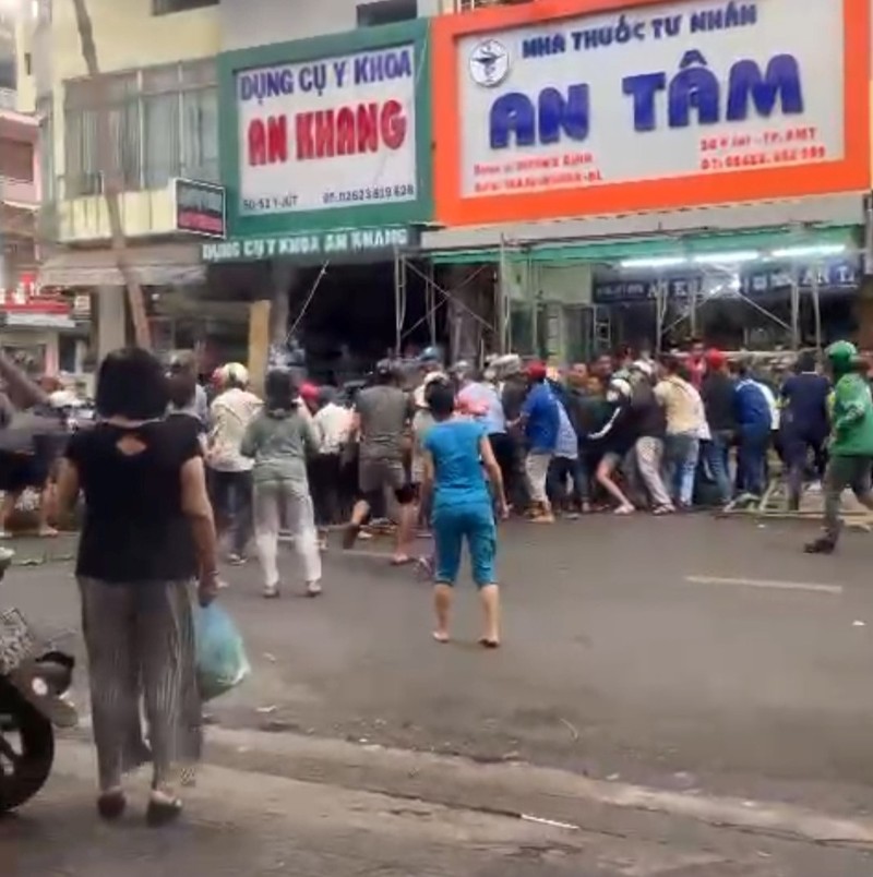 Dak Lak: No luc cuu chua nguoi phu nu bi cay do de len