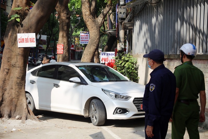 Ha Noi: Xoa bo cac diem kinh doanh trai phep tren long duong, he pho o Dinh Cong-Hinh-11