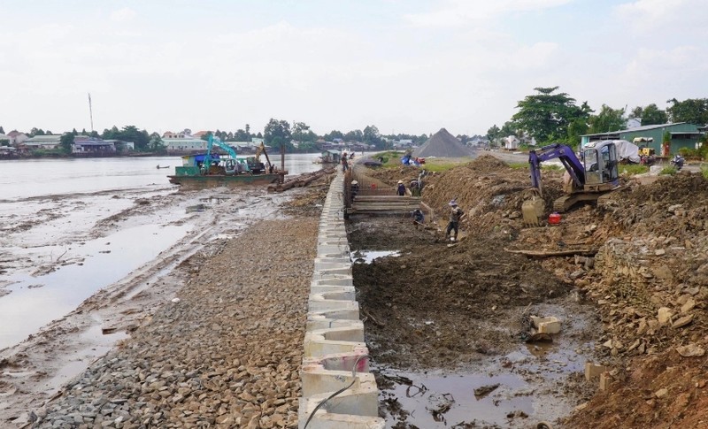 Diện mạo mới đường ven sông Đồng Nai gần 2.000 tỷ đồng sau 2 năm khởi công - Hình 4 Dien mao moi duong ven song Dong Nai gan 2.000 ty dong sau 2 nam khoi cong-Hinh-4