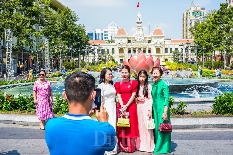 Du khach ron rang checkin Duong hoa “san rong” sang mong 1 Tet-Hinh-8