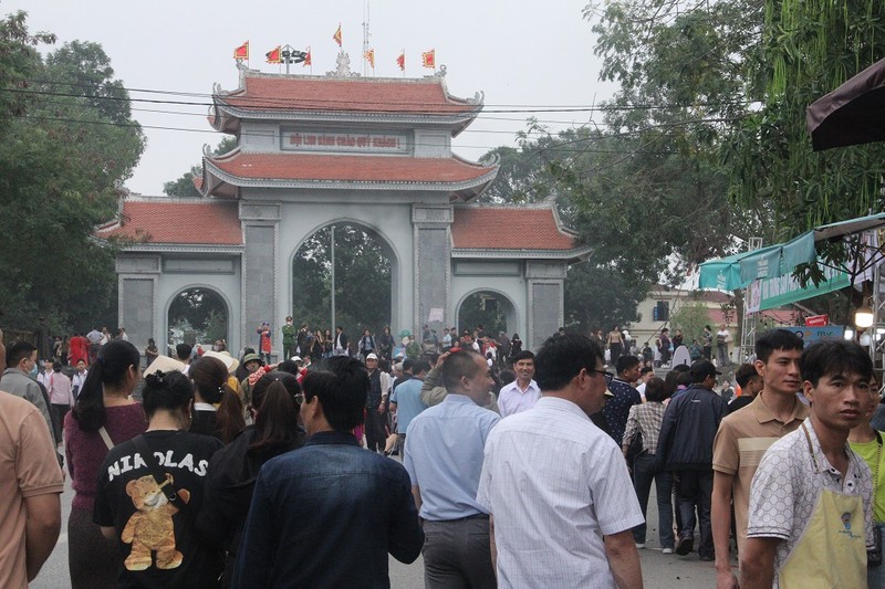 Dong nguoi chen nhau tray hoi Lim Bac Ninh-Hinh-15