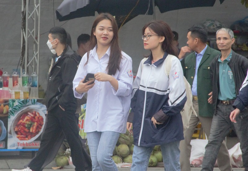 Dong nguoi chen nhau tray hoi Lim Bac Ninh-Hinh-6