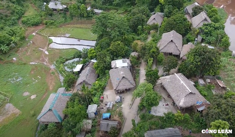 Ban Muong Giang Mo o Hoa Binh dep lang man