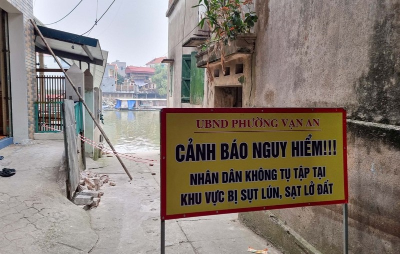Bac Ninh: Di doi khan cap nguoi dan khoi khu vuc nha cua sut lun-Hinh-2