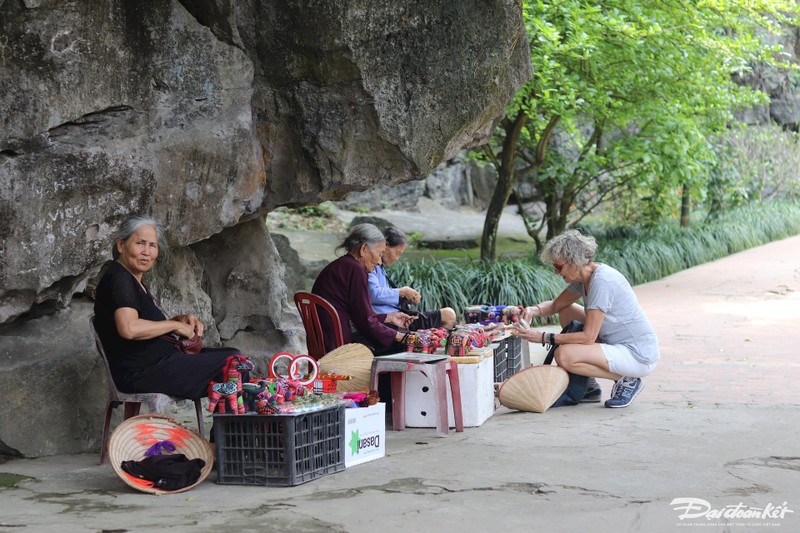 Kham pha chua Bich Dong hon 500 nam tuoi o Ninh Binh-Hinh-9