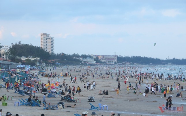 Du khach do ve bien Vung Tau giai nhiet ngay cuoi tuan