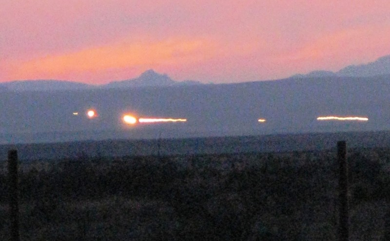 Den Marfa, UFO hay hien tuong tu nhien?