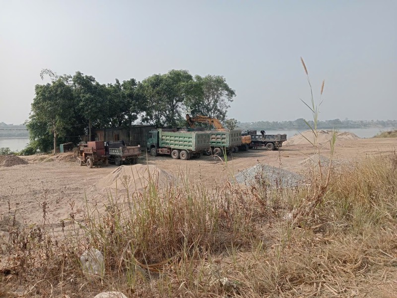 Ben bai khong phep o Phu Dong co tinh hoat dong se bi rao lai-Hinh-2