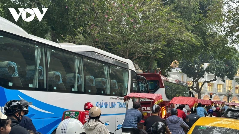 Pho co Ha Noi truoc khi thi diem han che xe tren 16 cho-Hinh-12