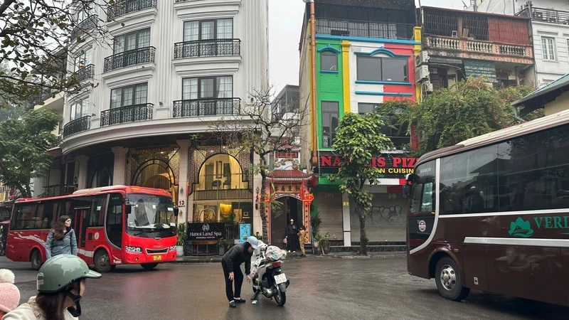 Pho co Ha Noi truoc khi thi diem han che xe tren 16 cho-Hinh-4