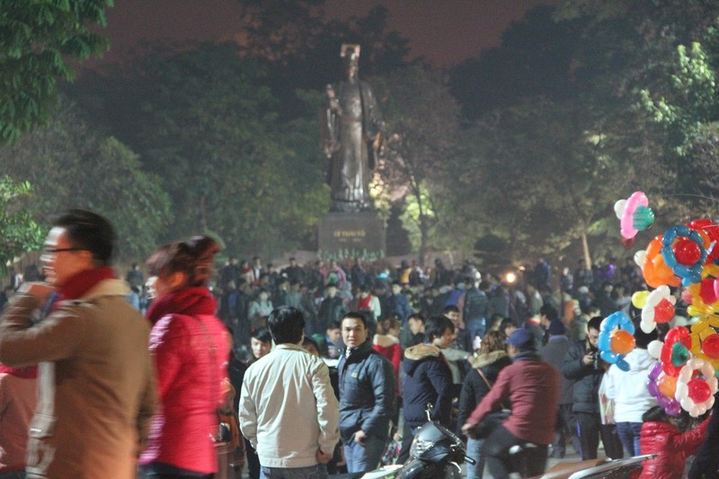 Tay tra chanh, chem gio chao 2014 tren Pho Tay Ha Noi-Hinh-13