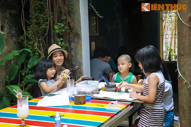 Quan cafe da mau sac hop hon teen yeu nghe thuat-Hinh-8