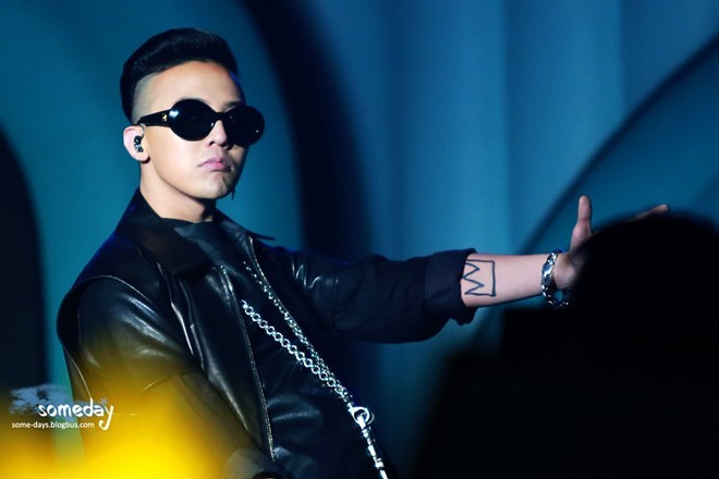 Nhung hinh xam giong nhau cua Son Tung va G-Dragon-Hinh-4