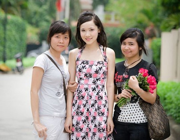 Co giao dang nguoi mau viet chu nhu rong bay phuong mua-Hinh-7