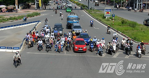 Nguoi Ha Noi cuong cuong vuot den do vi nang nong ky luc-Hinh-5