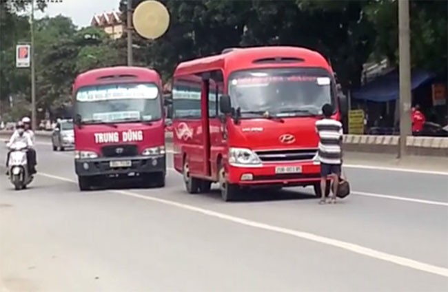 Xin deu tren duong cao toc TP HCM - Trung Luong