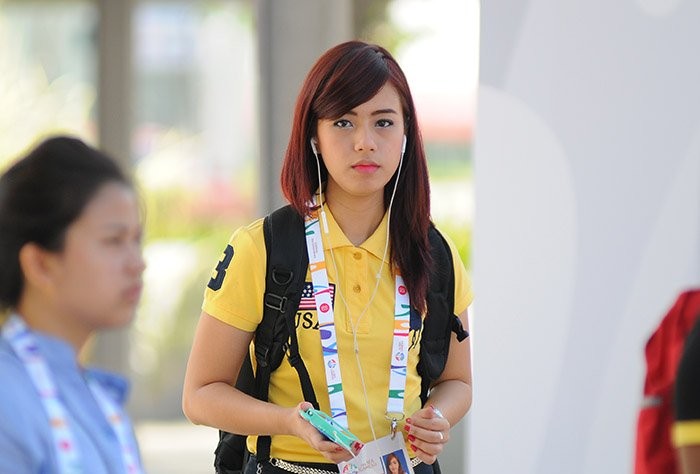 Ve lanh lung, quyen ru cua nu phong vien SEA Games 28