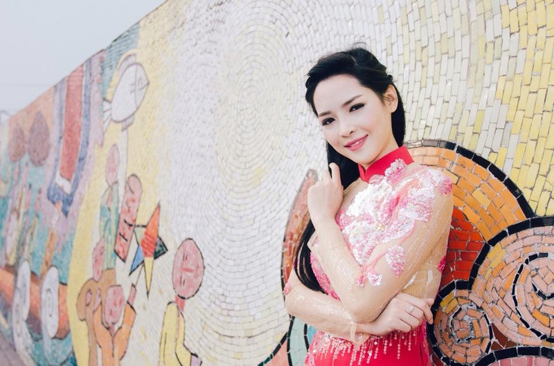 Hot girl tham my Thanh Quynh kieu diem voi ao dai-Hinh-3