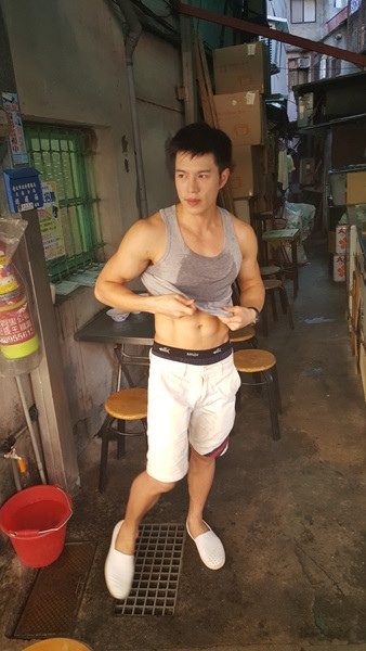 Hotboy ban tao pho bung 6 mui lam phai nu chao dao-Hinh-6