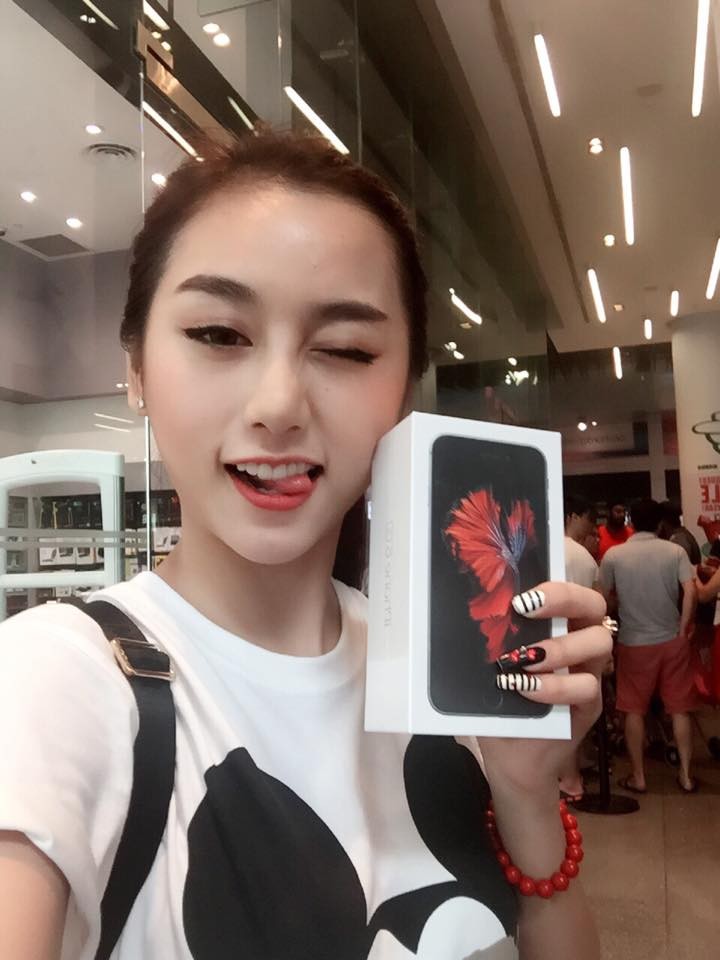 Hot girl Viet thi nhau khoe iPhone 6S cam huong moi tau-Hinh-9