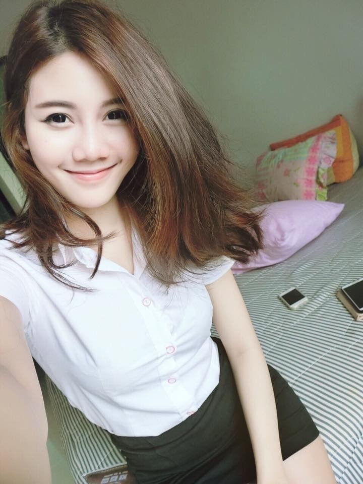 Khoe hang trong thu vien, nu sinh Thai Lan bi truy lung-Hinh-2