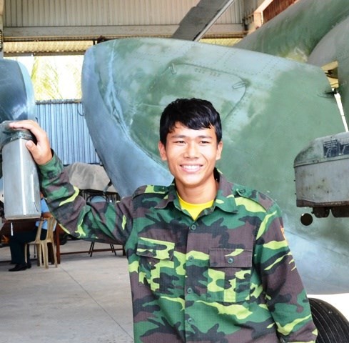 Tet Viet trong mat cac phi cong Khong quan Lao, Campuchia-Hinh-4