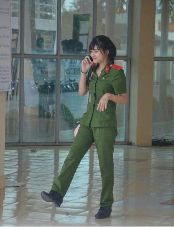 Nu sinh canh sat co not ruoi duyen, “xinh nhat Dong Nam Bo“-Hinh-2