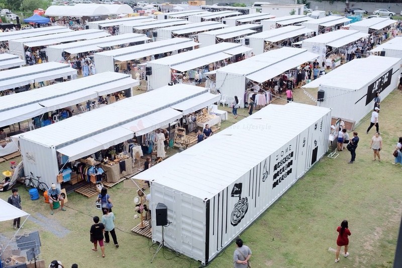 Le hoi Container: Noi an choi 