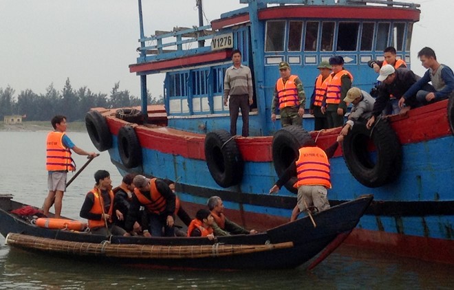 Cong dong chia se bi quyet thoat chet khi tau thuy gap nan-Hinh-10