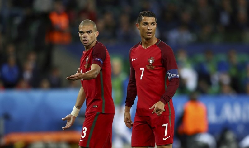 Euro 2016: Bo Dao Nha hoa 1-1 va su bat luc cua Ronaldo-Hinh-8
