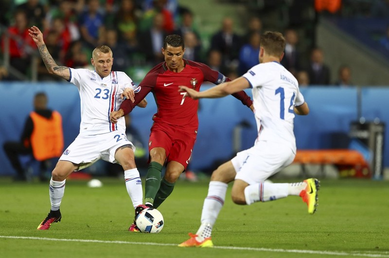 Euro 2016: Bo Dao Nha hoa 1-1 va su bat luc cua Ronaldo