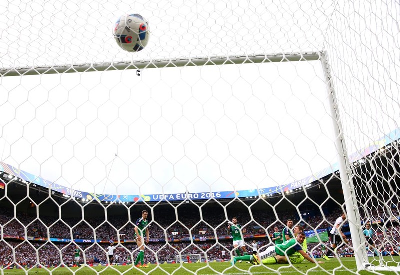 Euro 2016 Duc 1 - 0 Bac Ireland: Qua den cho Muller!-Hinh-5