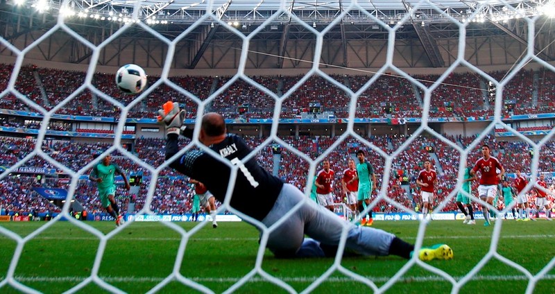 Euro 2016 Bo Dao Nha 3 – 3 Hungary: Tran cau dien ro-Hinh-5