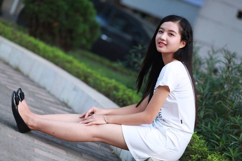 Su that ve nu sinh xinh dep nam ngu trong phong thi THPT-Hinh-5