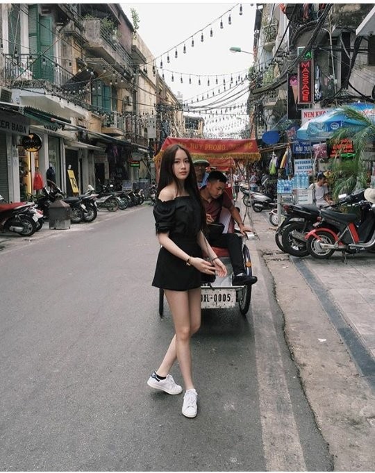 Chi em hot girl Lao goc Viet khoe anh tung tang Ha Noi-Hinh-7