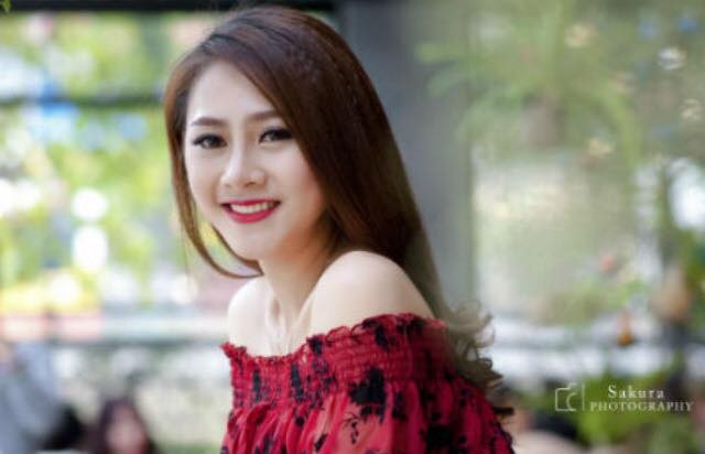 Ngan ngo truoc nu cuoi ngot ngao cua hot girl kem xoi