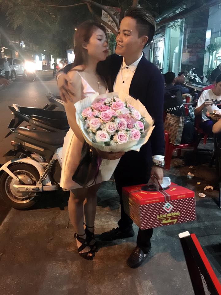 Man cau hon sieu khung o Hai Phong gay nhieu tranh cai-Hinh-8